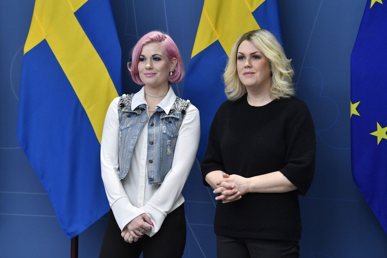 Melinda Jacobs, Lilla hjärtats fostermamma och socialminister Lena Hallengren (S).