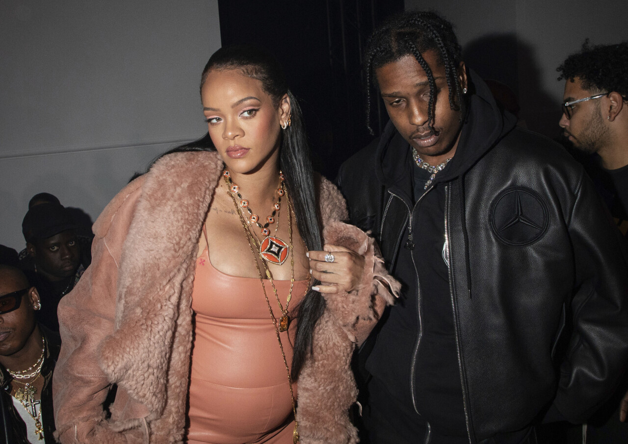 Asap Rocky tillsammans med flickvännen Rihanna som väntar parets första barn. Nu har rapparen gripits misstänkt för inblandning i en skottlossning i Hollywood.